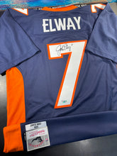 Load image into Gallery viewer, 2026 LICENSED SIGNED AUTOGRAPH NFL FOOTBALL JERSEY LIVE BOX RANDOM TEAM #23/25
