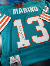Load image into Gallery viewer, 2026 LICENSED SIGNED AUTOGRAPH NFL FOOTBALL JERSEY LIVE BOX RANDOM TEAM #23/25
